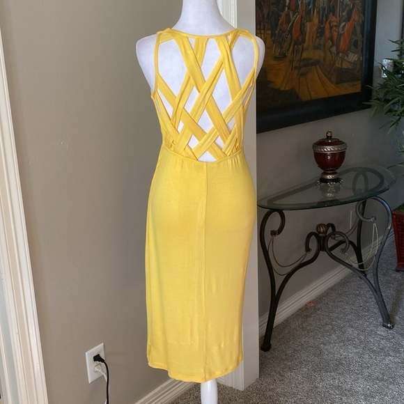 VENUS Yellow Sheath Casual Sleeveless Stretch Scoop Neck Mini Dress size S - Picture 4 of 9